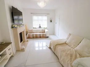 Cottage with garden & jacuzzi - Image 3