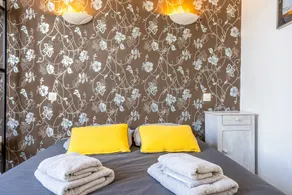 Wonderful private room with terrace | City view - Image 4