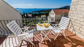 Lovely apartment with barbeque, terrace & garden | Sea view | Beach nearby - Image 2