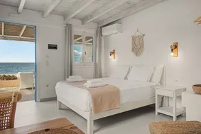 Pleasant studio with pool & garden | Sea view - Image 3
