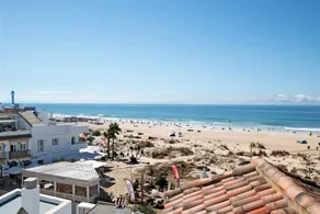 Agréable appartement de vacances convivial et familial avec terrasse, jardin et internet haut débit | Vue montagne | Plage à proximité - Image 3