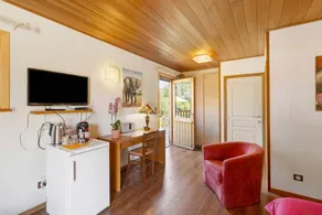 Bed & breakfast with terrace, pool & garden | Garden view - Image 4