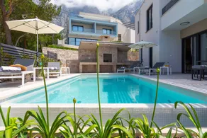 Villa with terrace, barbecue & hot tub | Water view - Image 3