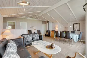 Holiday home with terrace, barbeque & hot tub - Image 5