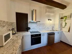 La Pallud Holiday Home: Mountain View, Wi-Fi, Air Conditioning - Image 4