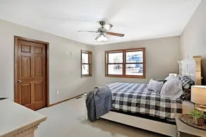 Lakefront Cottage Fully Equipped with Excellent Location in Saint Croix Falls, Wisconsin - Image 4