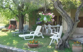 Charmante Ferienunterkunft mit Garten, Grill und Terrasse | Haustiere sind willkommen - Image 2
