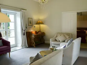 Child-friendly cottage with garden - Image 2