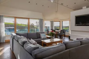 Family-friendly cottage with jacuzzi & sauna | Beach view - Image 5