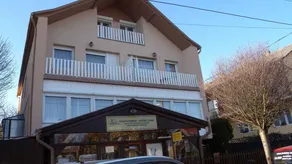 Charming apartment with garden - Image 2