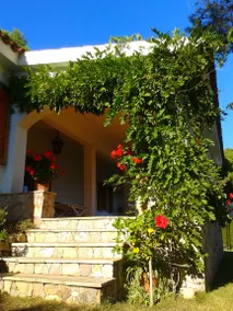 Chalet with garden & pool - Image 2