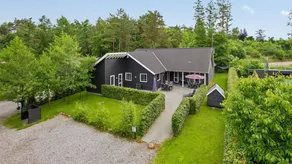 House with barbeque, sauna & garden - Image 2