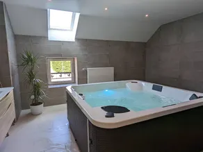 Charmantes Gästezimmer in Beaune mit SPA und bewaldetem Park - Image 2