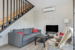 Ample apartment with pool & garden | Beach view | Dogs allowed - Image 2
