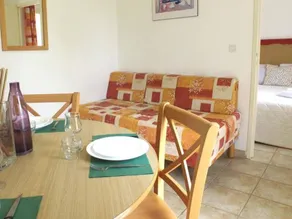 Holiday home with terrace & heated pool - Image 4