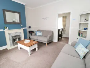 Cottage with garden - Image 3