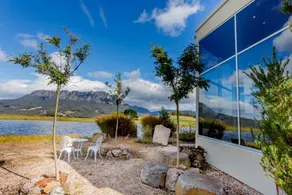 Stunning Cabin Rental for a Spa Getaway near Sheffield in Tasmania - Image 5