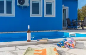 Voll ausgestattetes wunderschönes Ferienhaus mit Garten, Grill und privatem Pool - Image 5