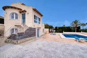 Fully equipped villa with terrace, garden & private pool | Mountain view - Image 2