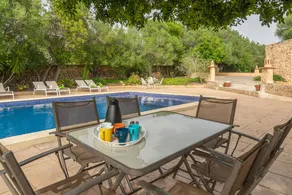 Villa with BBQ, private pool & garden - Image 4