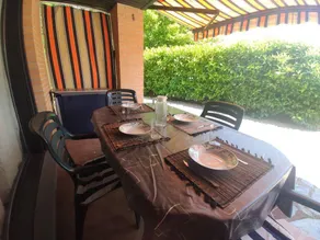 Voll ausgestattete wunderschöne Wohnung mit Pool und Garten - Image 4