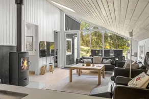 Holiday home with terrace, hot tub & sauna - Image 2