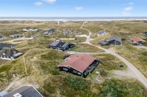 Children-friendly nice holiday home with hot tub, sauna & terrace | Sea view | Beach nearby | Dogs allowed - Image 4