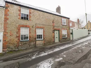 Children-friendly pleasant cottage with garden & terrace - Image 4