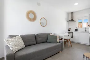 Appartement de vacances avec terrasse, piscine privée et jardin - Image 3