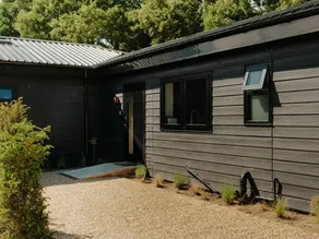 Child-friendly cottage with garden - Image 2