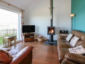 Fully equipped cottage with garden, BBQ & sauna | Pet-friendly - Image 2