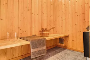 Casa con idromassaggio, sauna e terrazza - Image 4