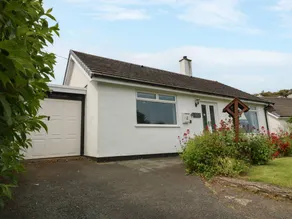 Cottage with garden - Image 2