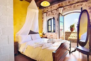 Charming villa with barbeque & pool - Image 4