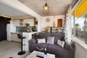 Charmant appartement avec piscine chauffée, internet haut débit et jardin | Vue mer | À côté de la plage - Image 4