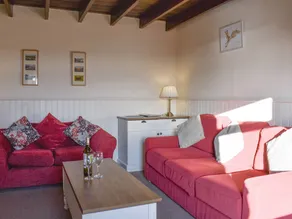 Cottage with BBQ & garden | River view - Image 4