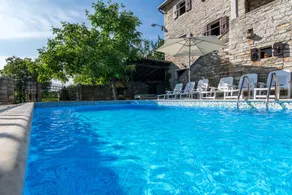 Charming villa with private pool, garden & BBQ | Pet-friendly - Image 4