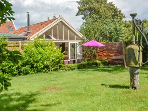 Family-friendly cottage with garden | Pets allowed - Image 2