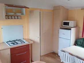 Holiday apartment with pool - Image 3