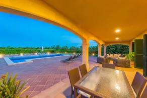 Child-friendly ample villa with BBQ, private pool & garden - Image 3