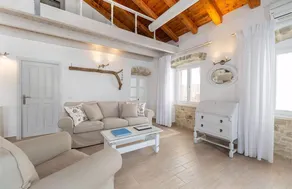 Villa with BBQ, terrace & garden - Image 5
