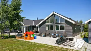 Family-oriented pleasant house with terrace, BBQ & private pool | Dogs allowed - Image 2