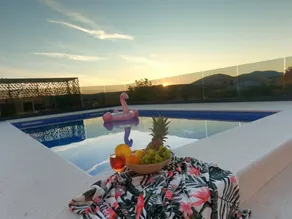 Modernes Ferienhaus mit eigenem Pool und Meerblick - Image 2