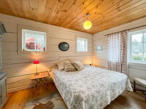Child-friendly charming holiday home with terrace, garden & barbecue | Sea view | Perfect for remote work | Pets allowed - Image 3