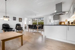 Pleasant house with terrace, hot tub & barbecue | Dogs allowed - Image 4