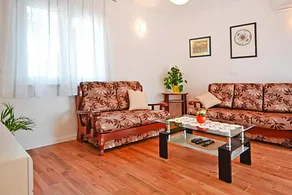 Voll ausgestattetes charmantes Ferienhaus mit Terrasse, Grill und Garten | Hunde erlaubt - Image 2