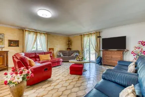 Holiday home with terrace, barbeque & pool - Image 2