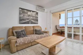 Merveilleux appartement entièrement équipé avec terrasse | Vue mer | Proche de la plage - Image 2