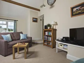 Cottage with garden & terrace - Image 2