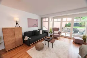 Flat with terrace - Image 2
